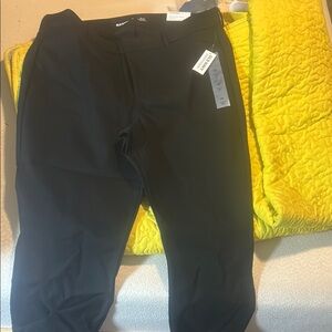 Old Navy Black Ankle Cropped Pants